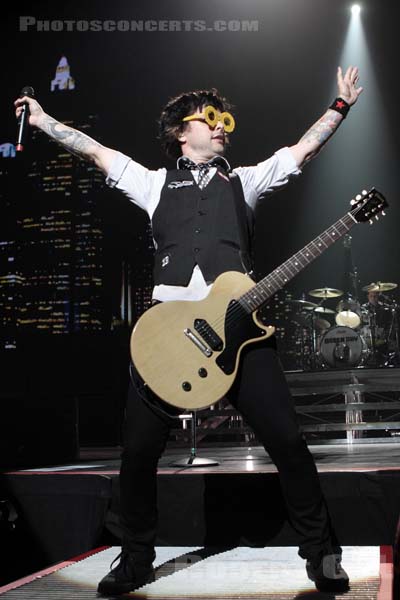 GREEN DAY - 2009-10-04 - PARIS - Bercy - 